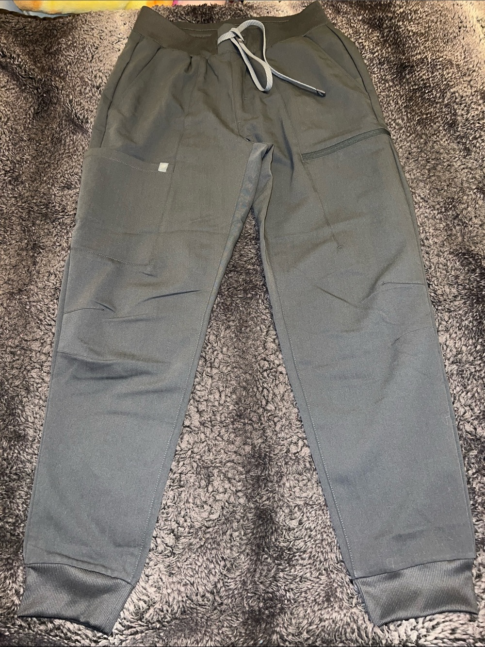 Fabletics Olive Green Skinny Jogger Scrub Pants.